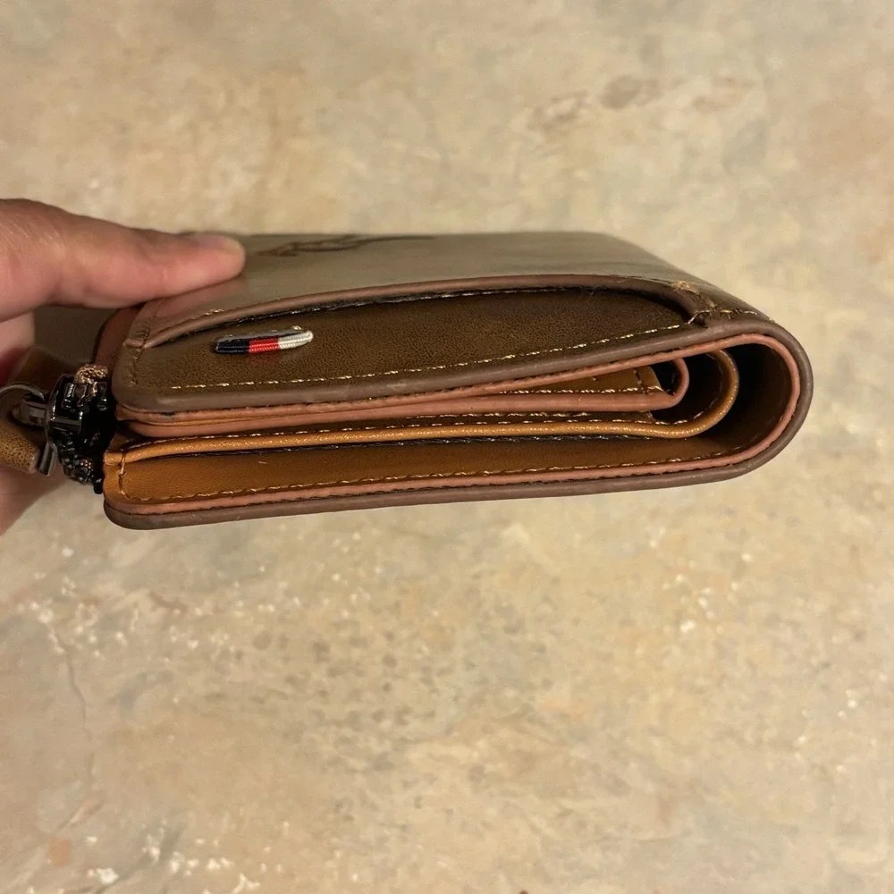 AIKS Kangaroo Mens Bi-Fold Faux Leather RFID Blocking Camel Tan Wallet Zips Up